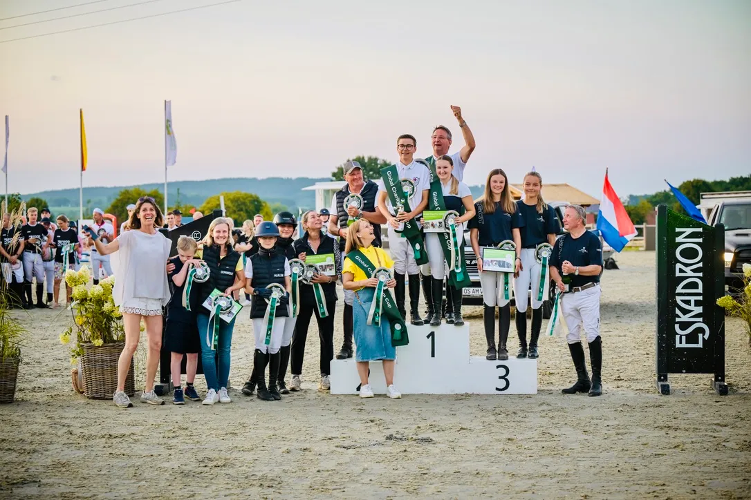 Gemeinsame Siegerehrung am Podium